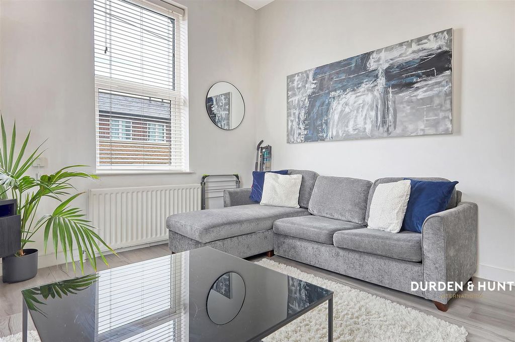 Property photo 2 of 18 Wendon Street