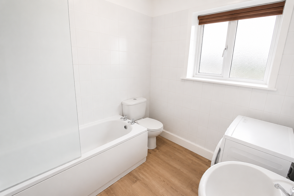 Property photo 3 of 4 Bathroom - Angle 1