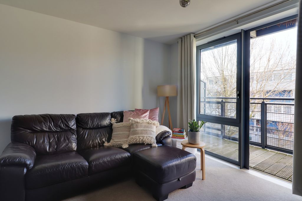 Property photo 2 of 13 Img_943_13_Original.Jpg