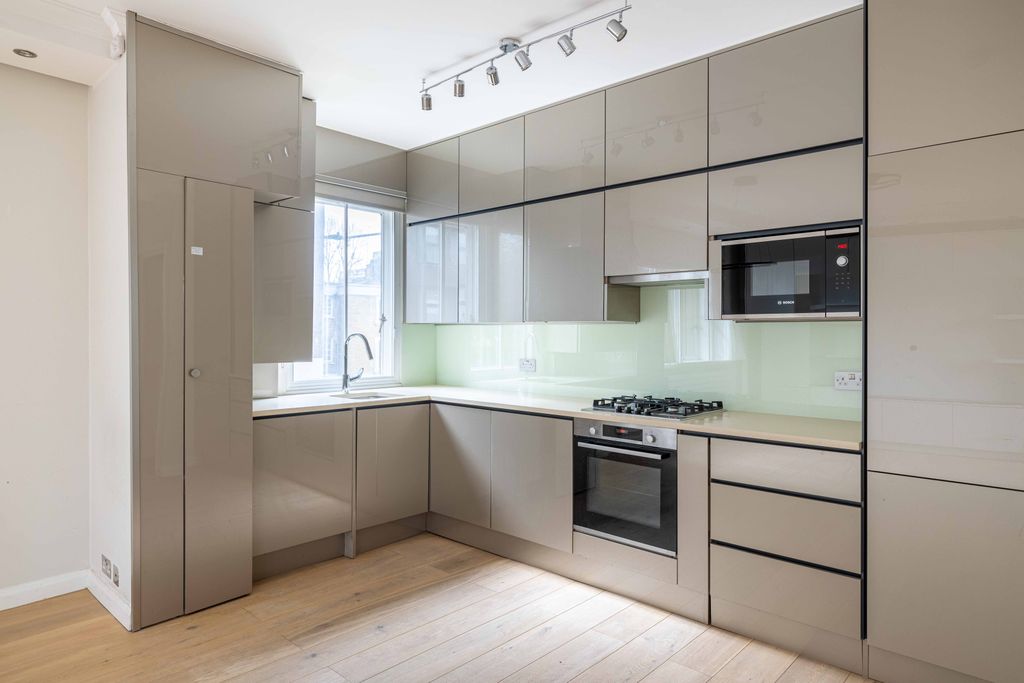 Property photo 2 of 12 Picture 2