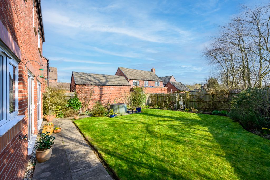 Property photo 2 of 35 Rear Garden