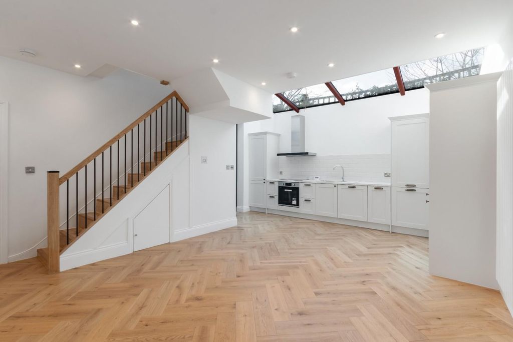 Property photo 2 of 8 St Peters Grove 20 Ph3.Jpg