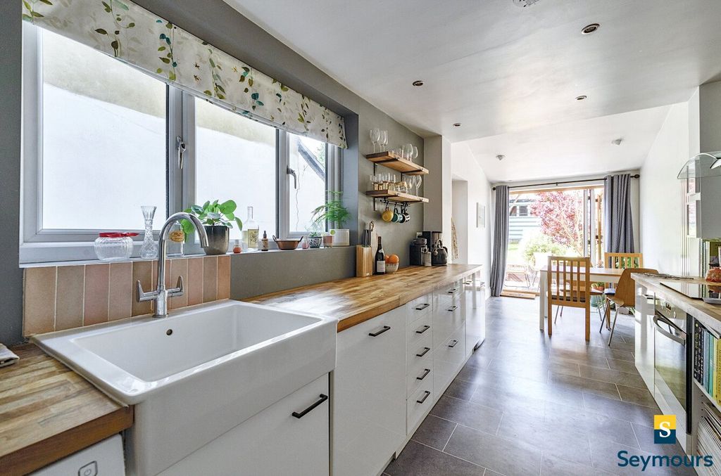 Property photo 3 of 15 Kitchen
