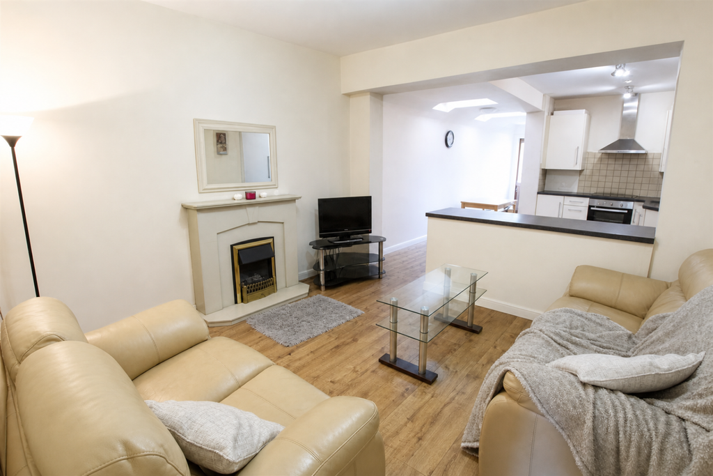 Property photo 1 of 10 Approach