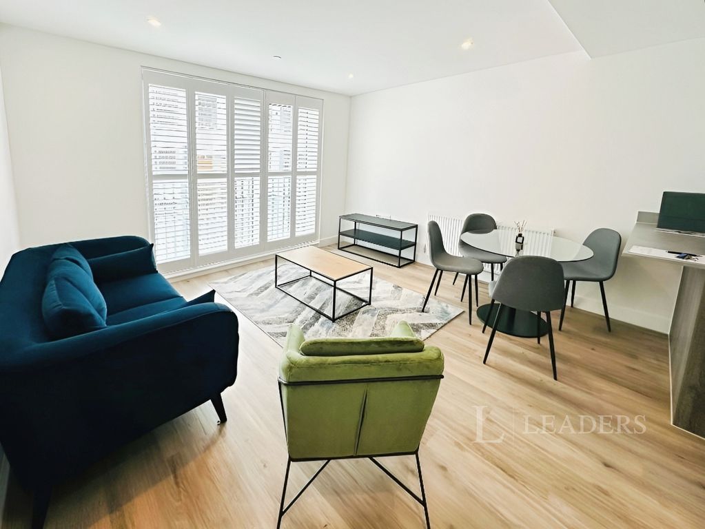 Property photo 3 of 16 561F1A75-Lounge