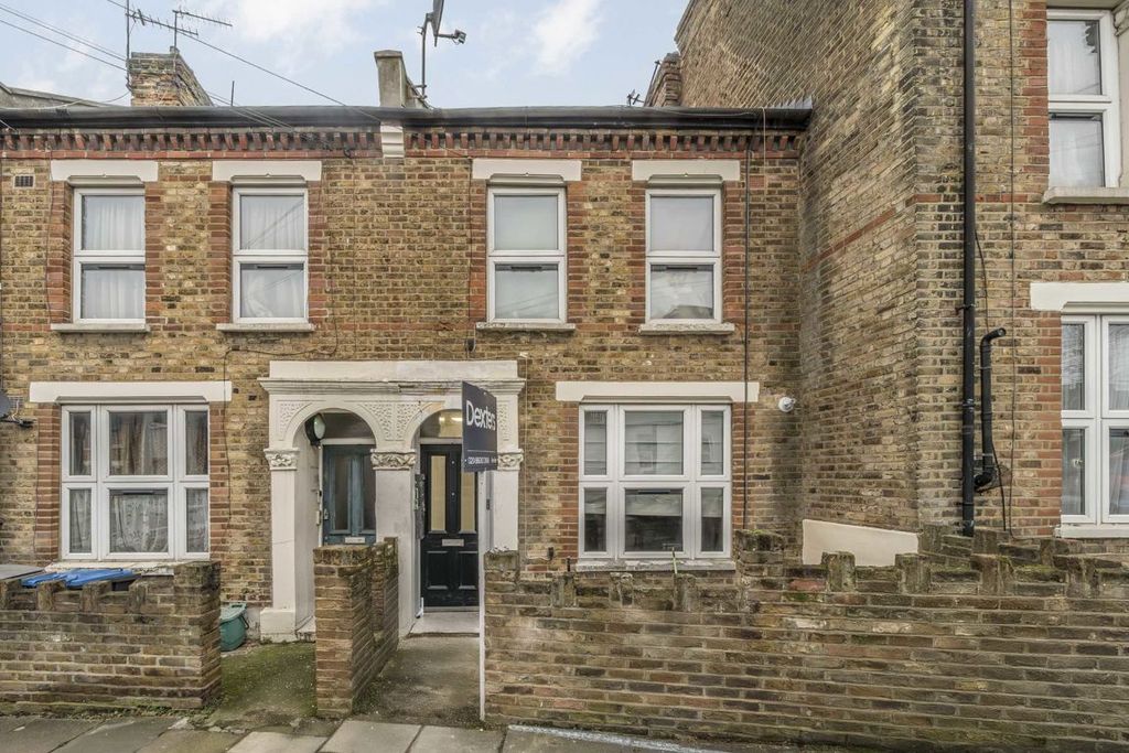 Property photo 1 of 5