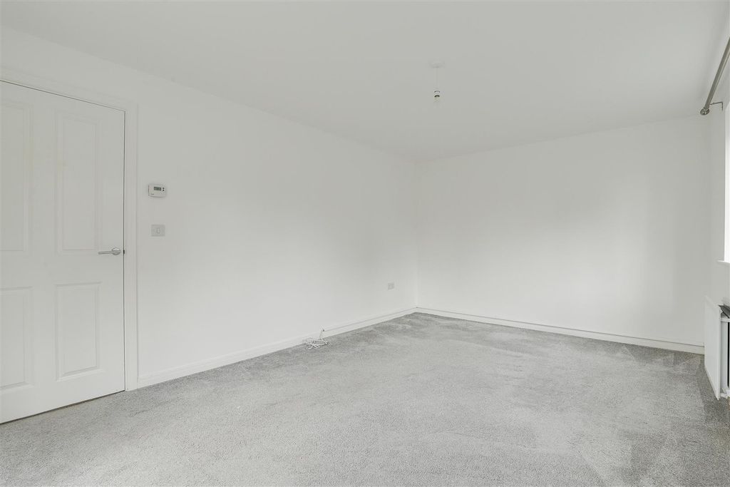 Property photo 3 of 22 06.Jpg