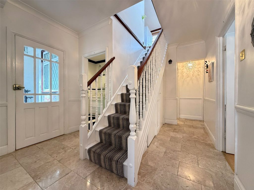 Property photo 2 of 19 Picture No. 60