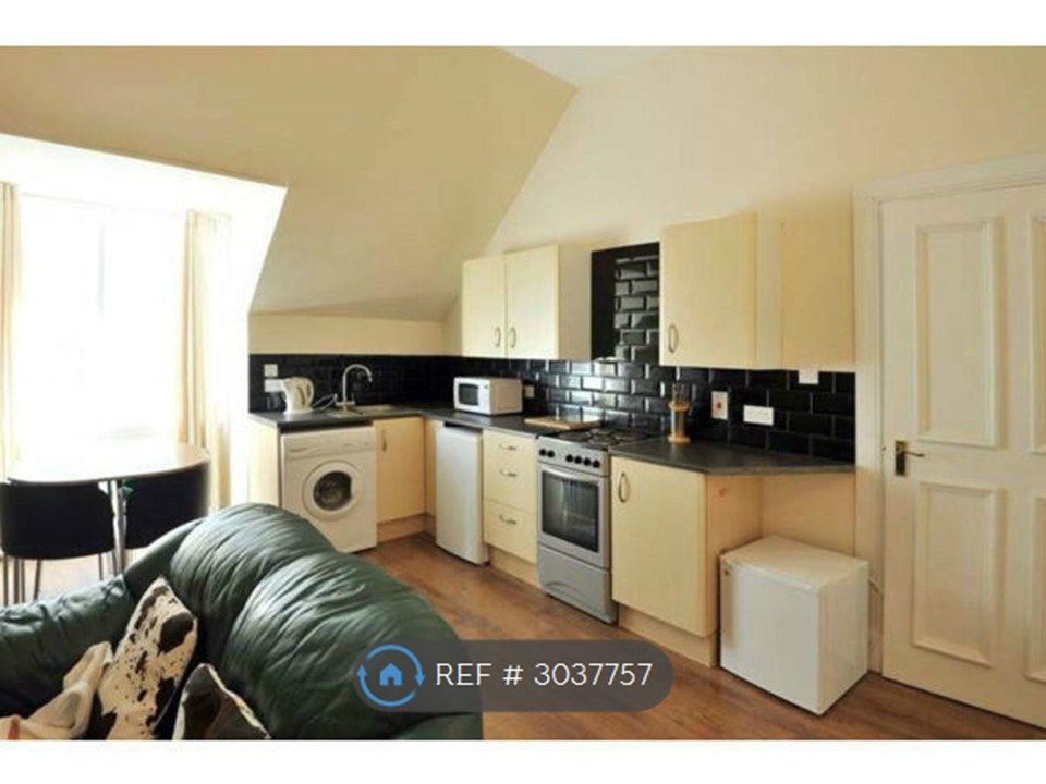 Property photo 2 of 7 Modern Kitchen Area