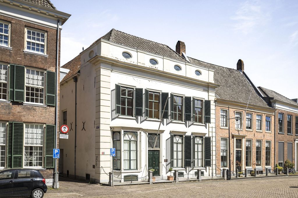 Property photo 3 of 62