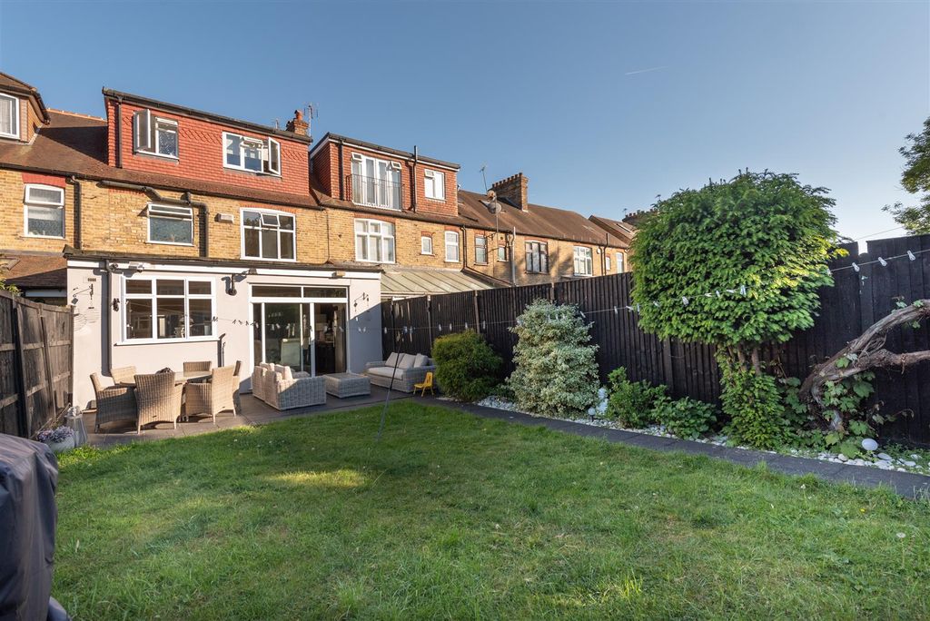 Property photo 3 of 15 Cranwich 10.Jpg