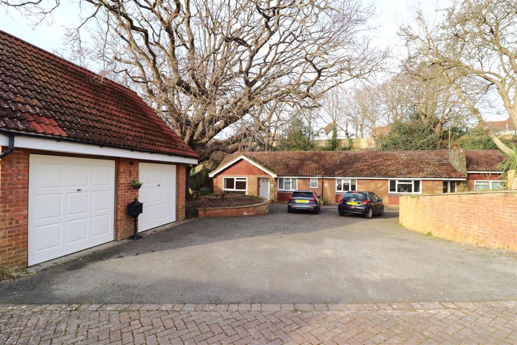 Property photo 1 of 22