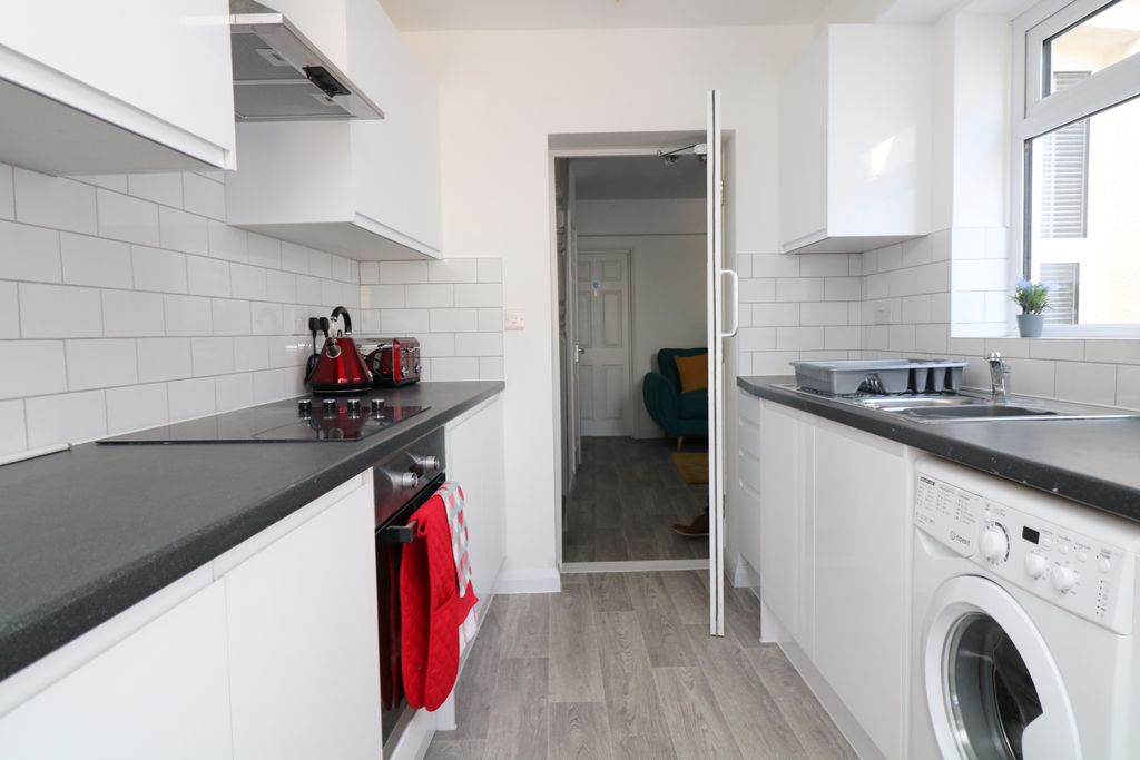 Property photo 3 of 5 Photo