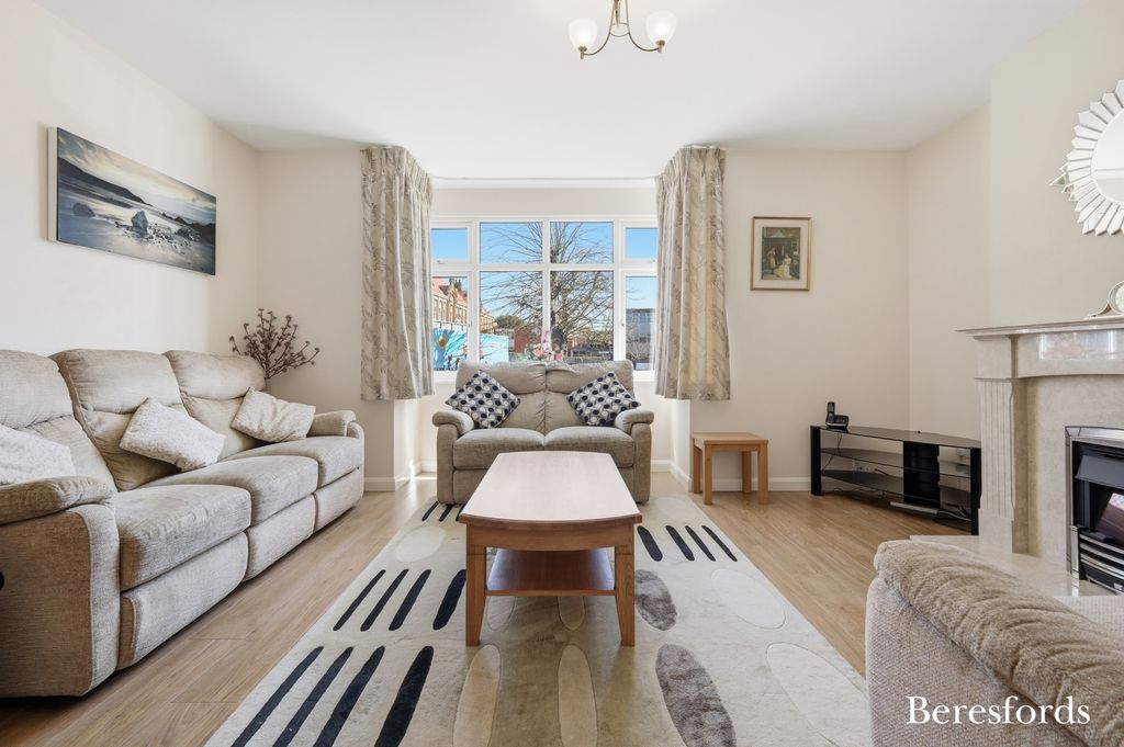 Property photo 3 of 22 Picture 3