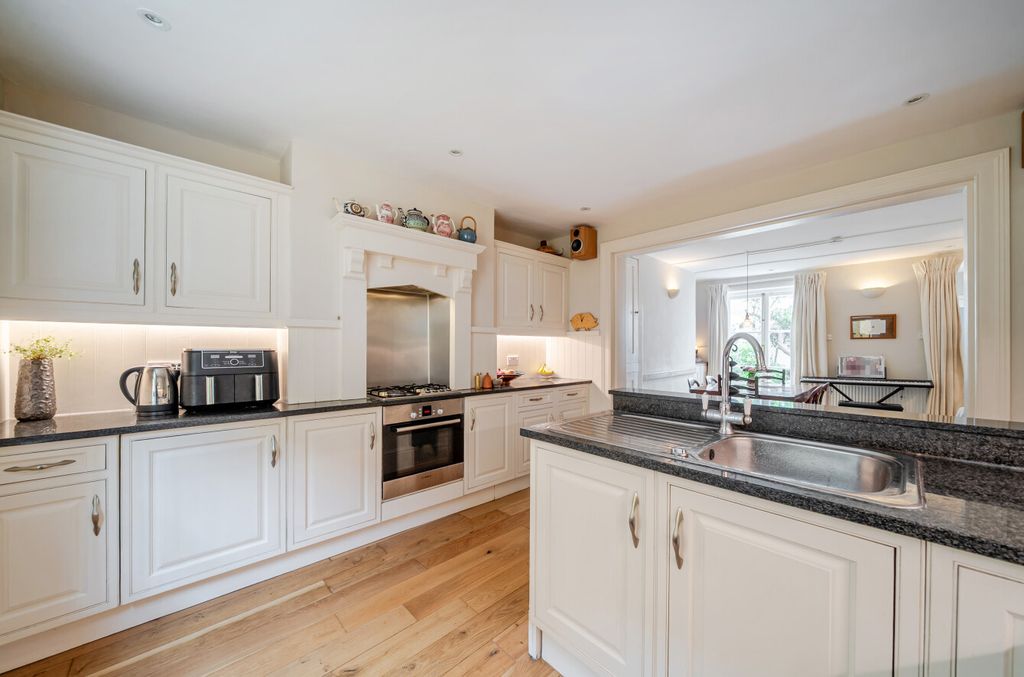 Property photo 3 of 19 1466902-21-6A2179...