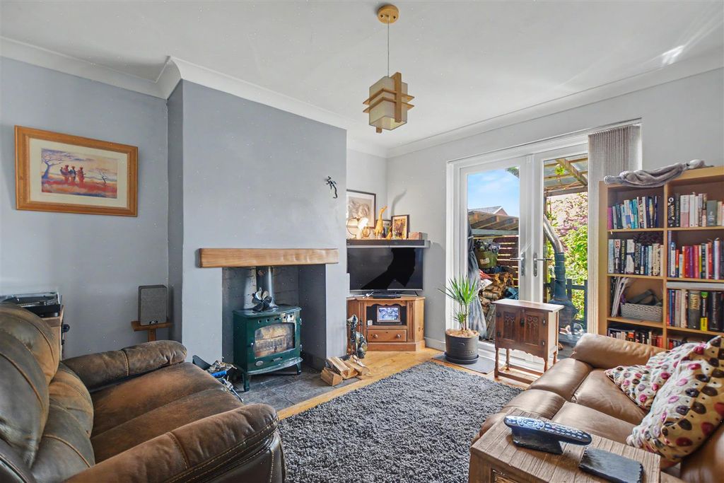 Property photo 2 of 23 Lounge