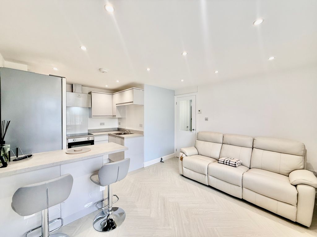 Property photo 3 of 14 Image