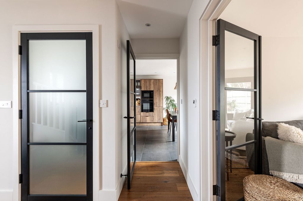 Property photo 3 of 25