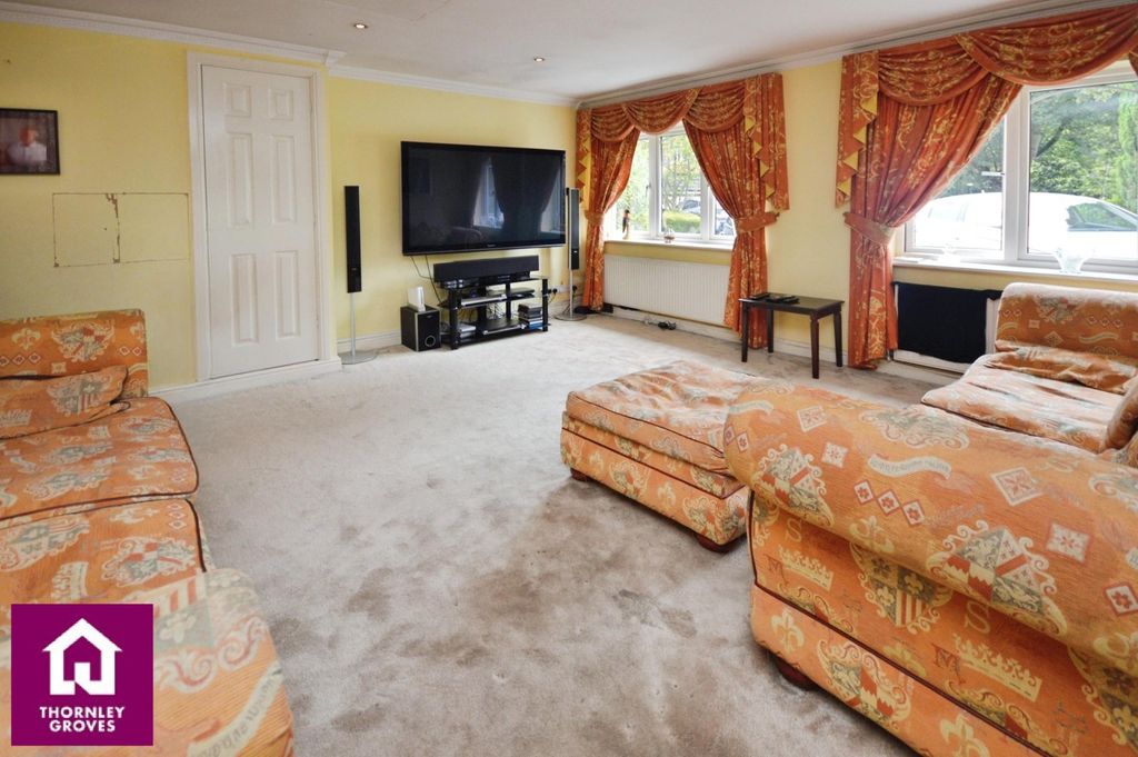 Property photo 2 of 20 Family Room