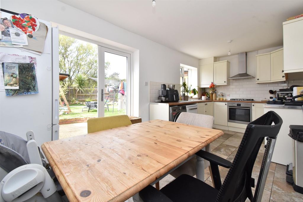 Property photo 3 of 15 Kitchen