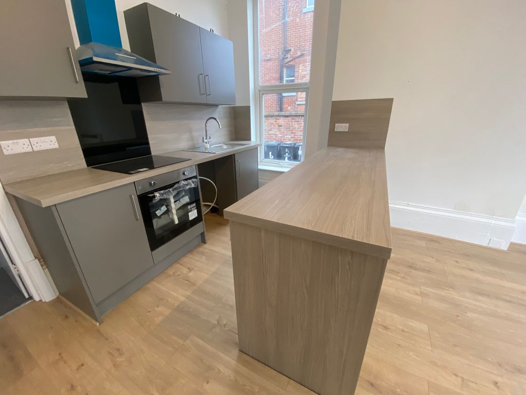 Property photo 2 of 9 Bedroom