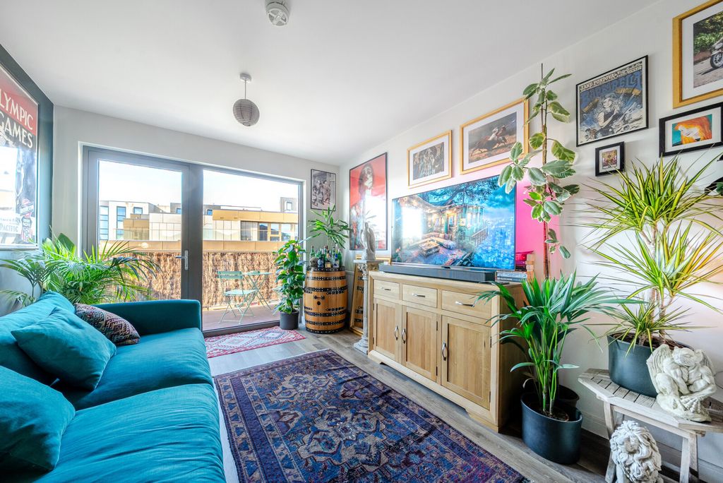 Property photo 2 of 13 1358872-23-68d517...