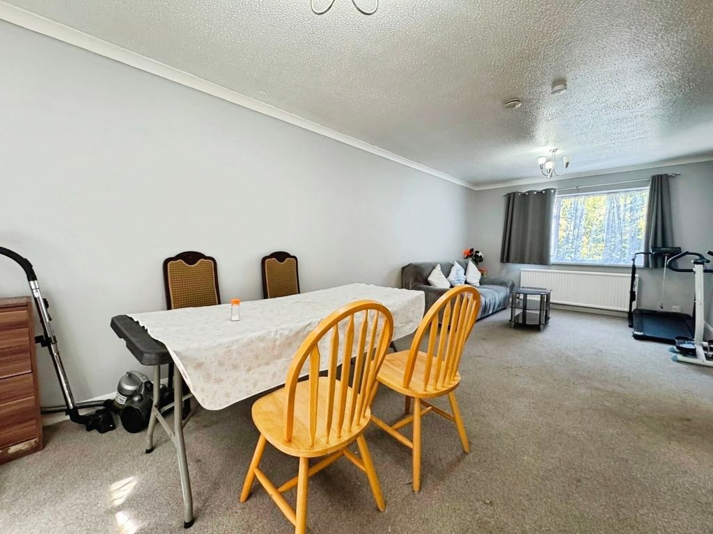 Property photo 3 of 10 Pbox-Img.Jpg