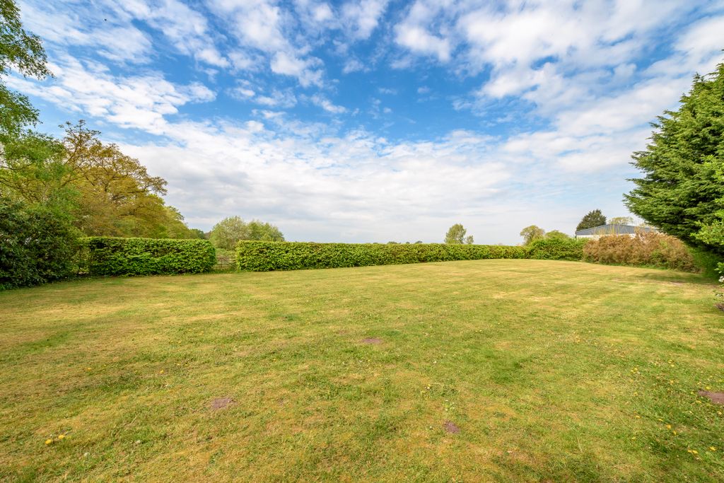 Property photo 2 of 35 Paddock2