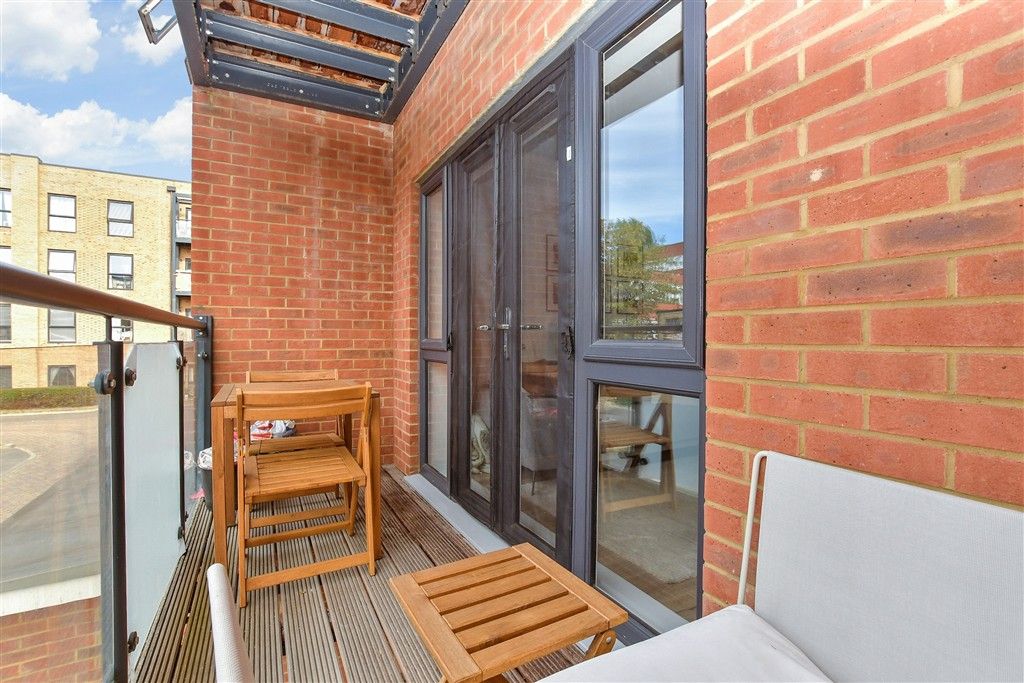 Property photo 2 of 10 Balcony / Terrace