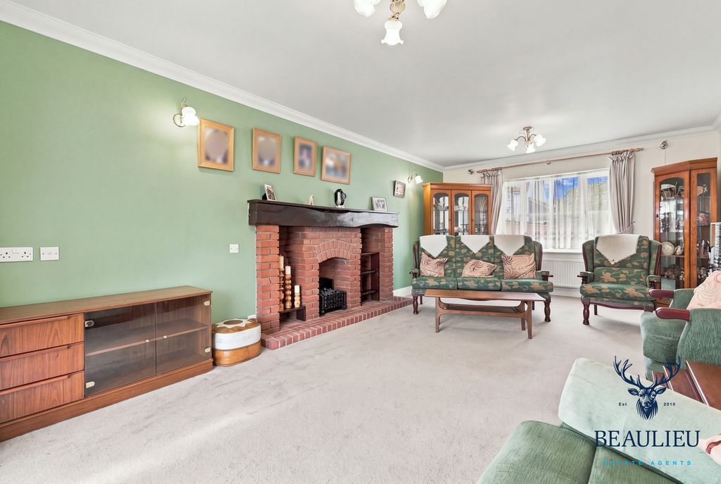 Property photo 3 of 26