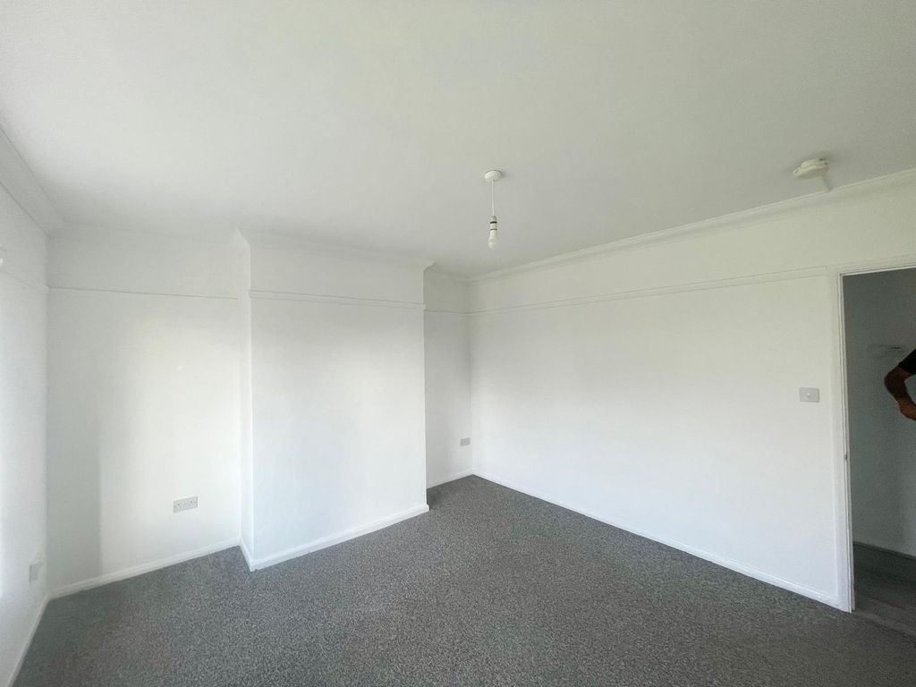 Property photo 2 of 16 Photo 1