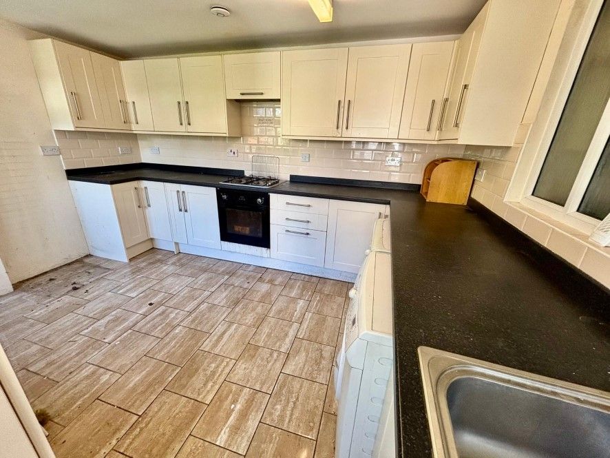 Property photo 2 of 23