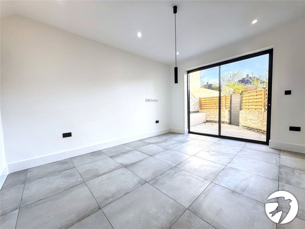 Property photo 2 of 10 Picture No. 09