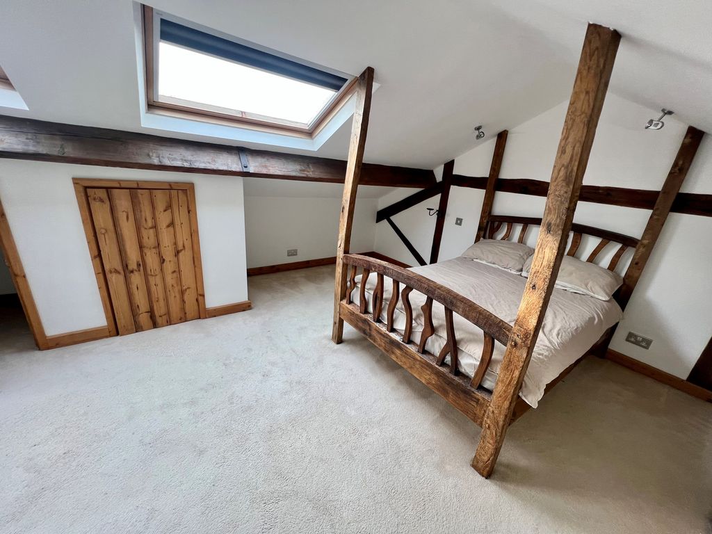 Property photo 3 of 9 Bedroom 2