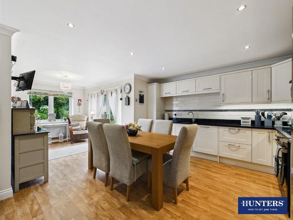 Property photo 2 of 30 Dining Kitchen