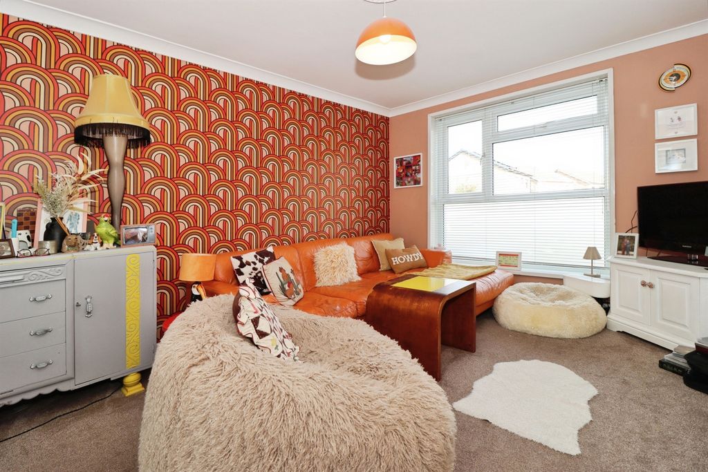 Property photo 3 of 14