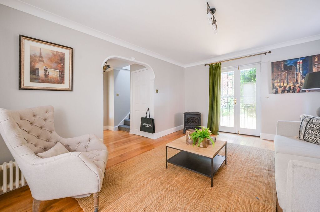Property photo 2 of 19