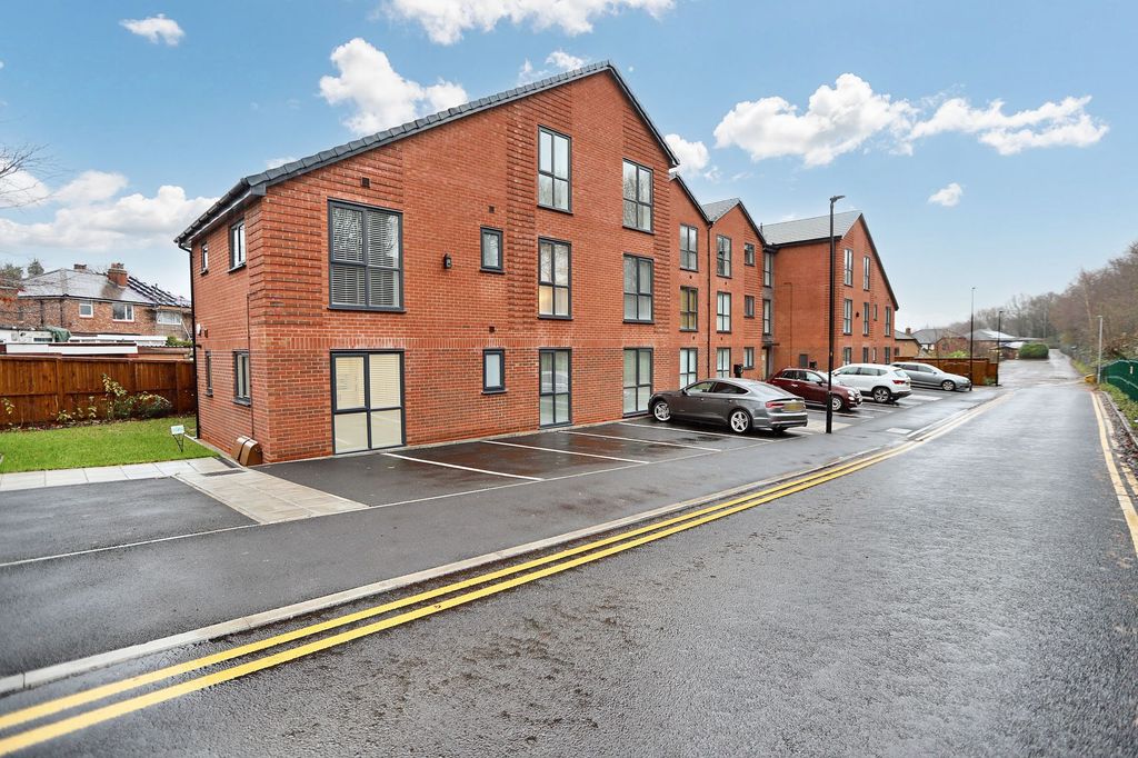 Property photo 1 of 11