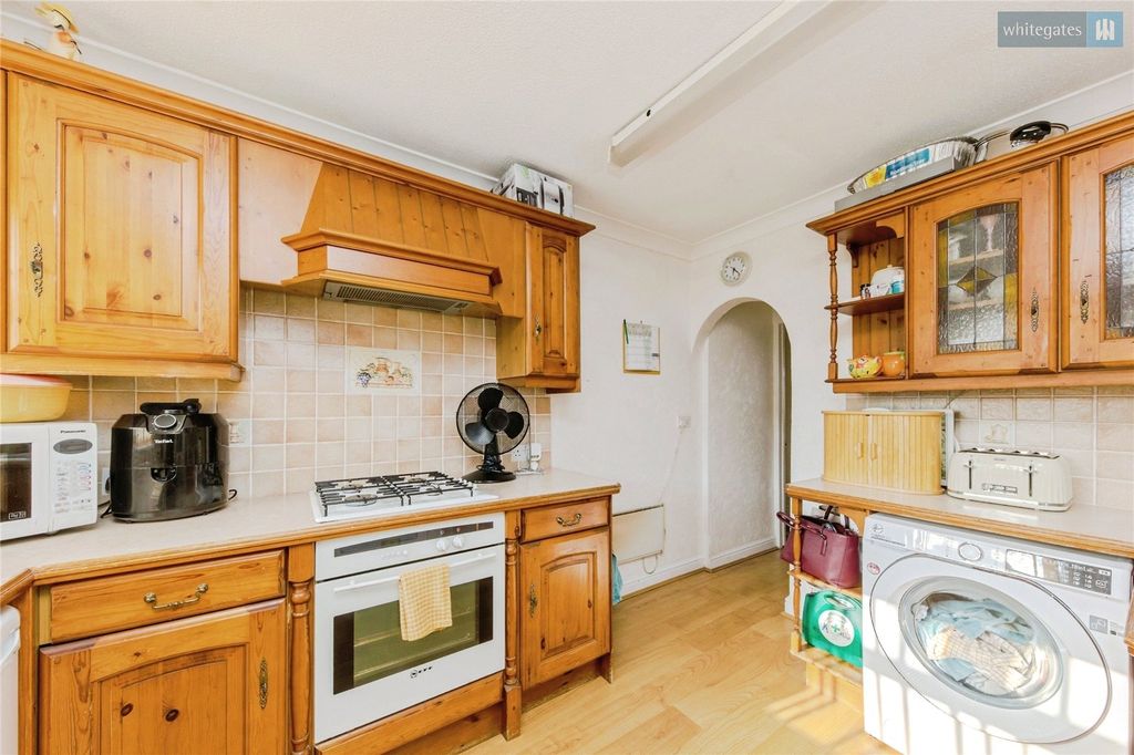 Property photo 2 of 17 Picture No. 01