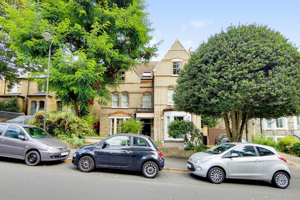 Property photo 1 of 11