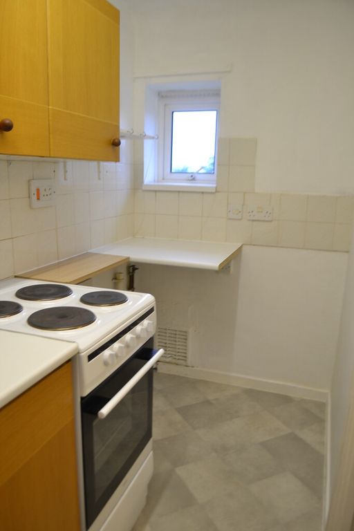 Property photo 3 of 9 Kitchen