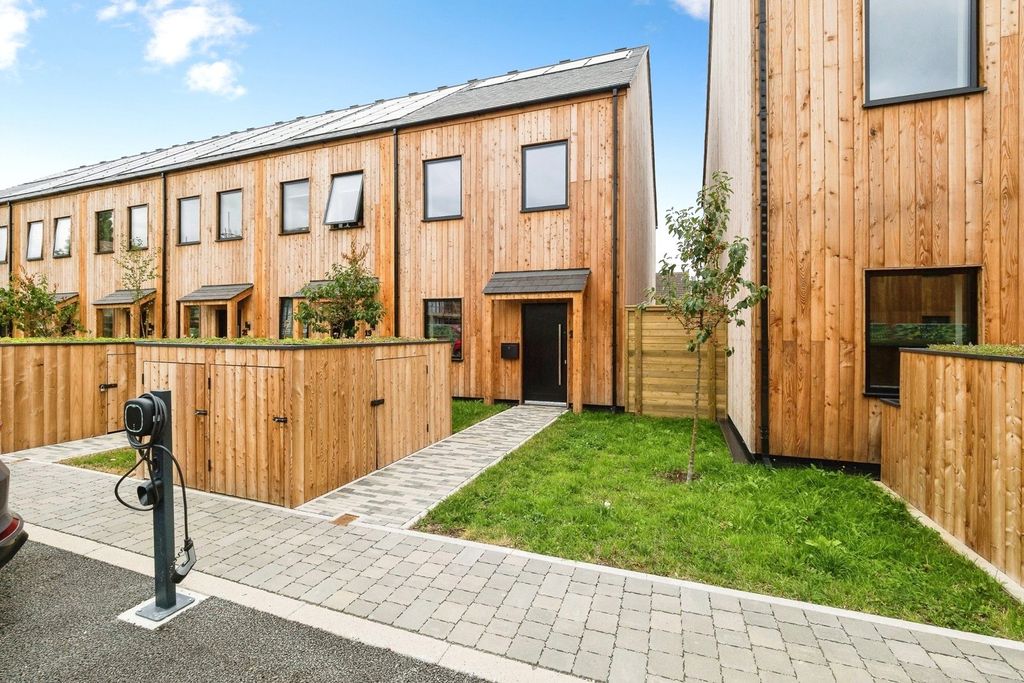 Property photo 1 of 7 Front External
