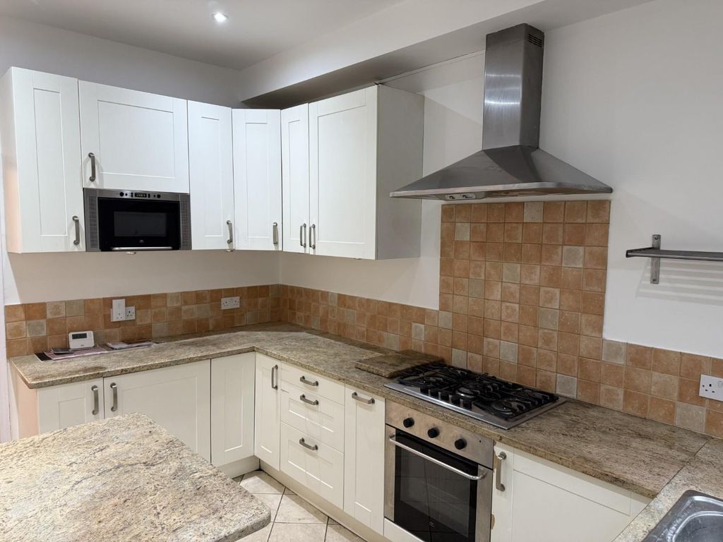 Property photo 3 of 11 Kitchen 1.Jpg