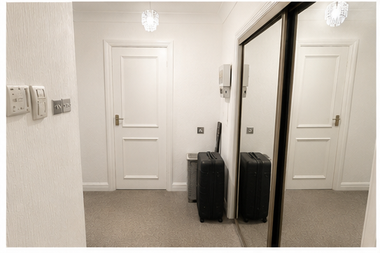 Property photo 3 of 14 Hallway