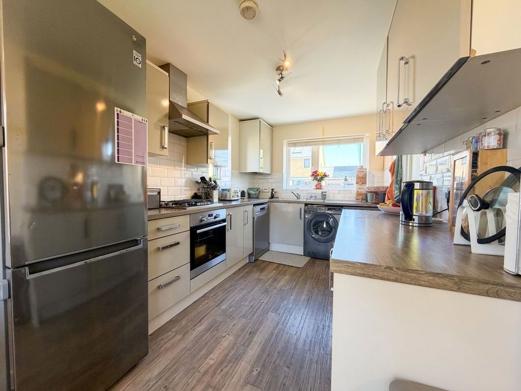 Property photo 3 of 15 Kitchen Area