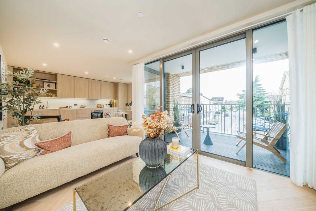 Property photo 2 of 8