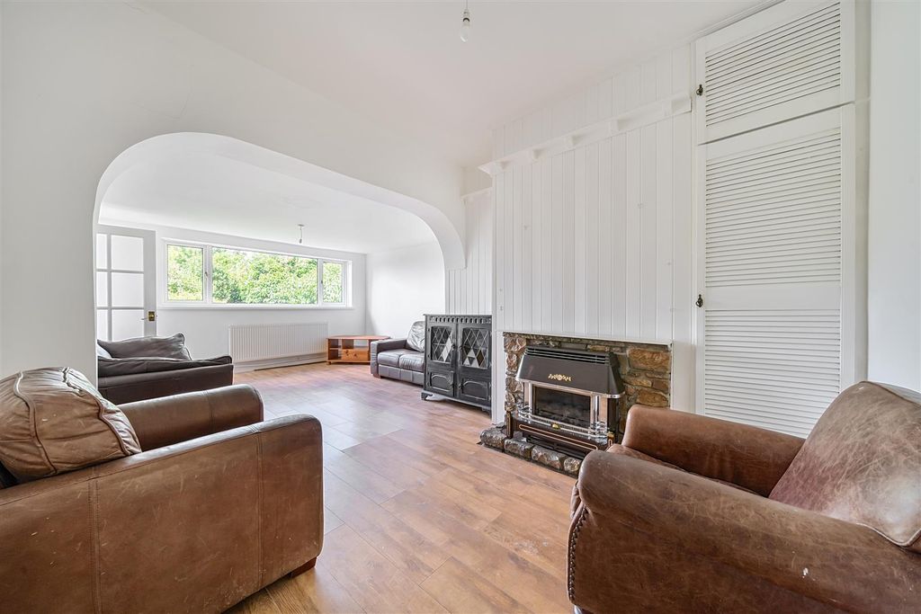 Property photo 2 of 26