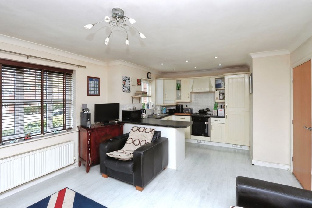 Property photo 2 of 16 Photo