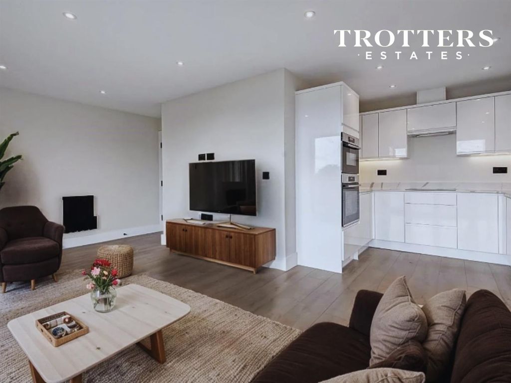 Property photo 3 of 13 Untitled Design - 2025-09-17T114715.168.Png