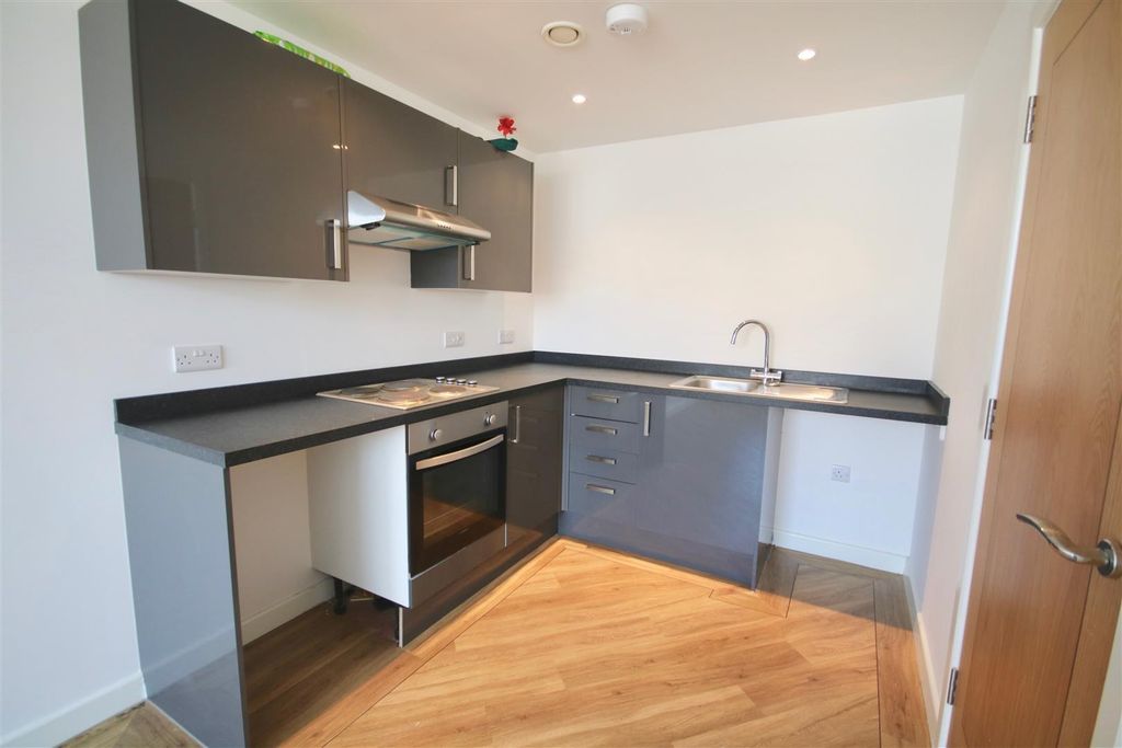 Property photo 2 of 6 E8Kqybnqtein0Vlbjysftg.Jpg